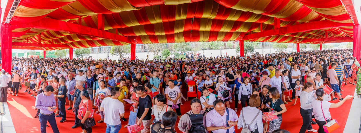 1.1 興進·漓江錦府首開創桂林樓市多項紀錄.jpg