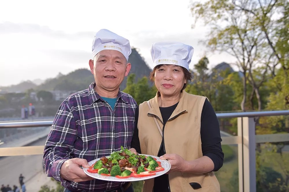 10.2 興進家人幸福相聚.jpg